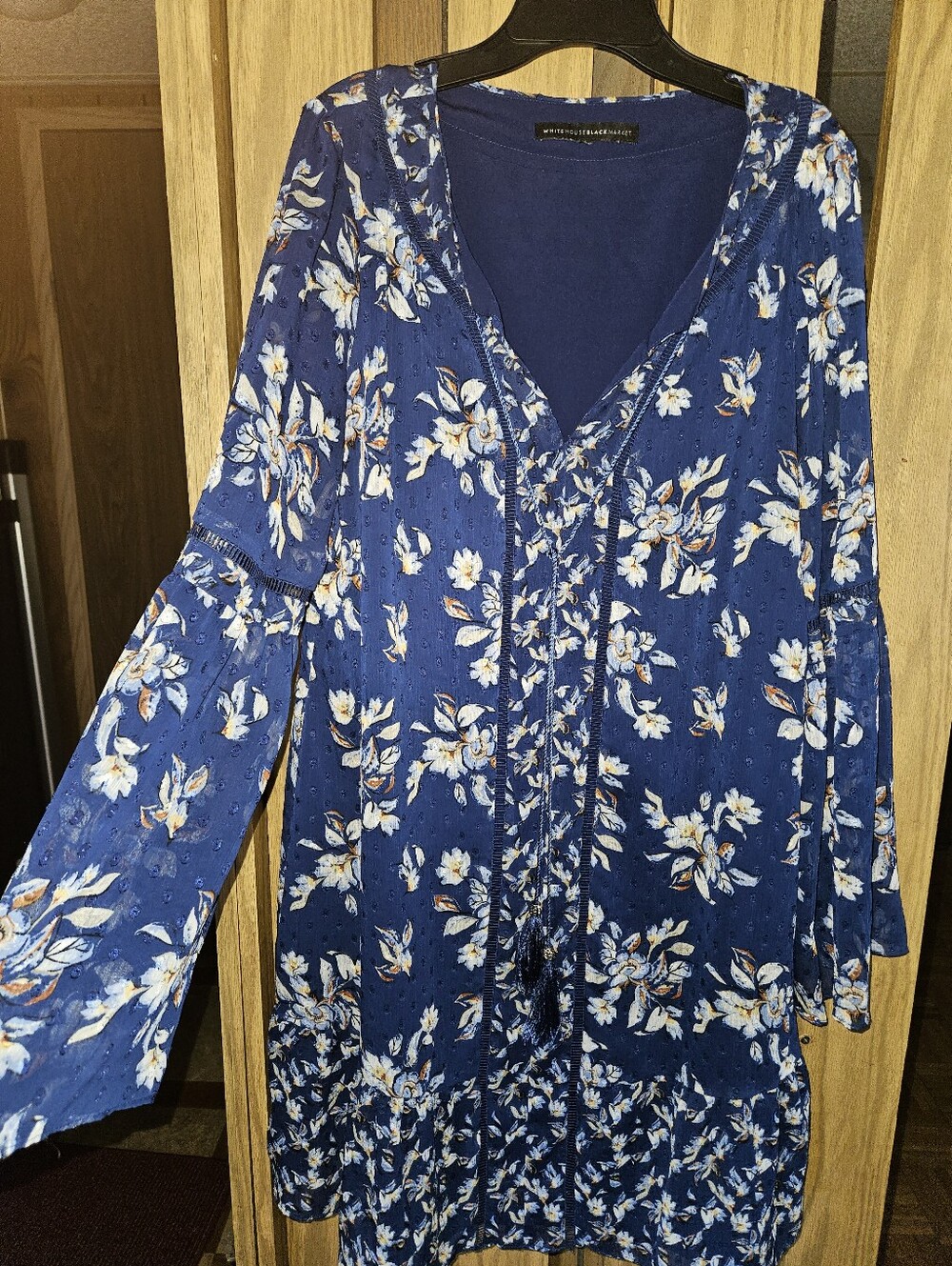 White House Black Market Sz M Navy Print Bell Sleeve Boho Dress